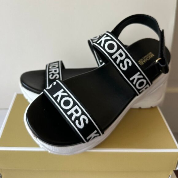 NEW MICHAEL KORS LOGO CHANKY SANDALS in BLACK & WHITE SIZE 10 - Picture 2 of 4